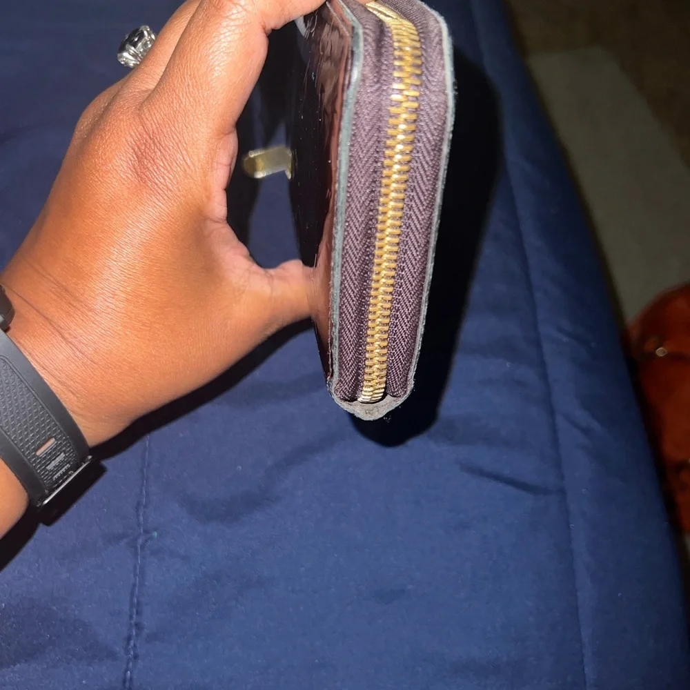 Authentic Wallet - Picture 5 of 5